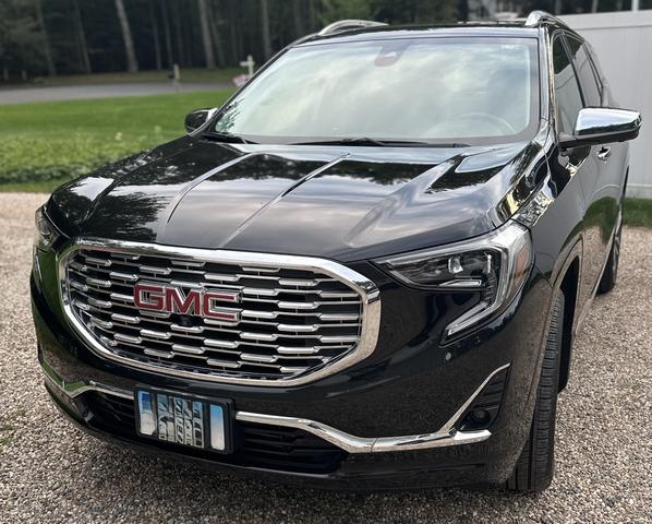 Photo of 2019 Black GMC Terrain
