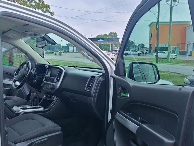 Photo of 2017 Silver Chevrolet Colorado