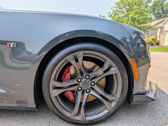Photo of 2019 Gray Chevrolet Camaro