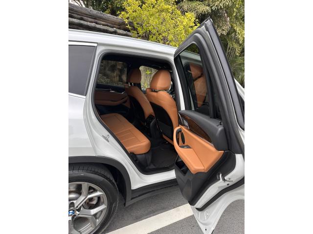 Photo of 2022 White BMW X3