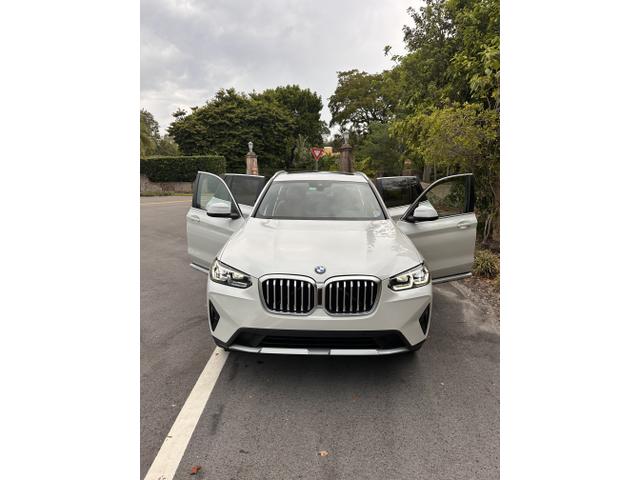Photo of 2022 White BMW X3