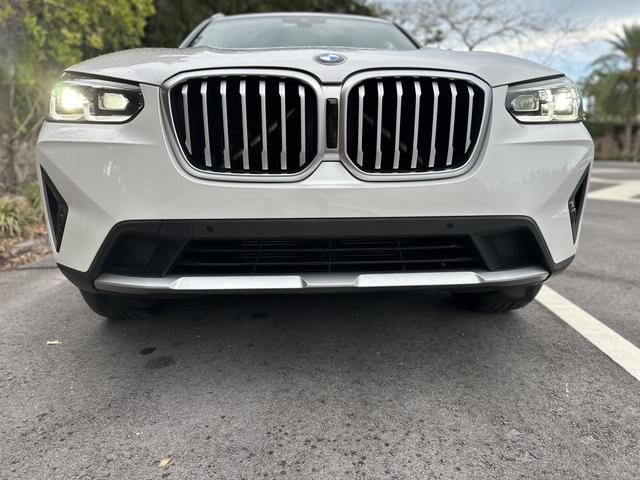 Photo of 2022 White BMW X3