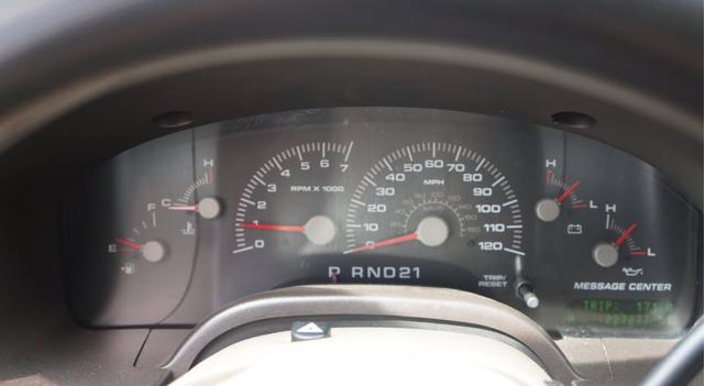 Photo of 2004 Blue Ford Expedition