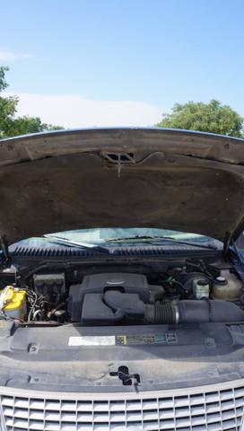 Photo of 2004 Blue Ford Expedition