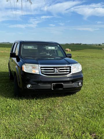 Photo of 2015 Black Honda Pilot