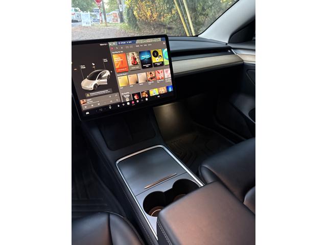 Photo of 2021 Black Tesla Model 3