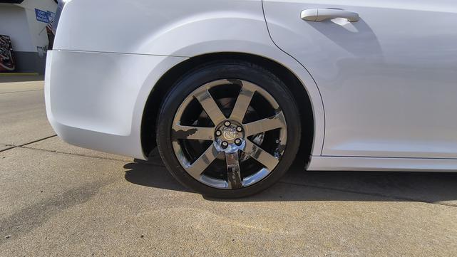 Photo of 2012 White Chrysler 300