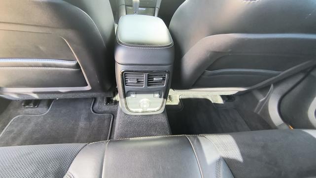 Photo of 2012 White Chrysler 300