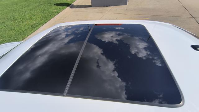 Photo of 2012 White Chrysler 300