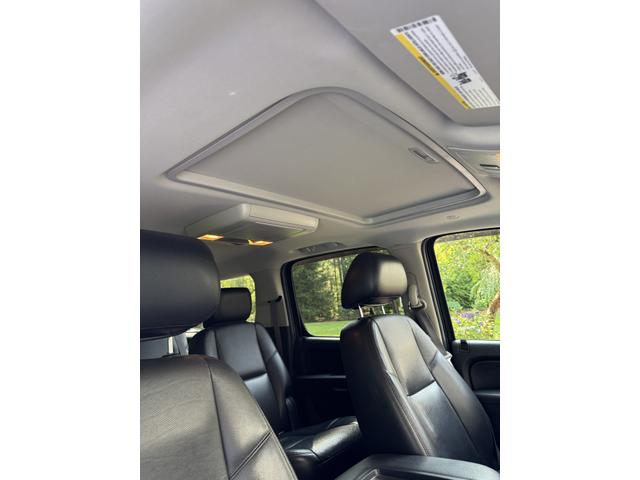 Photo of 2014 Black Chevrolet Suburban