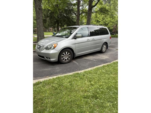 Photo of 2010 Silver Honda Odyssey