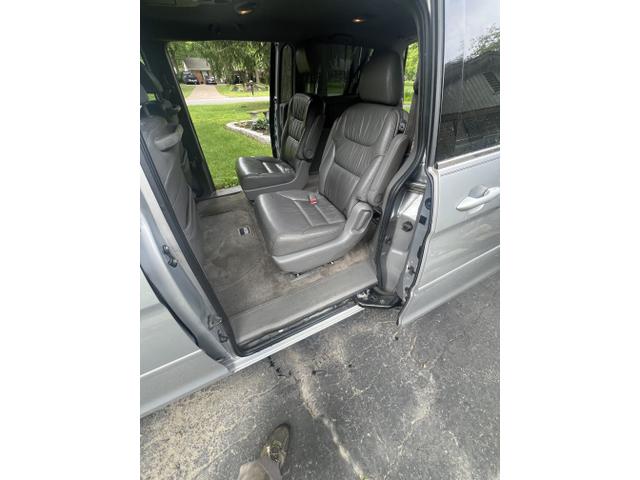 Photo of 2010 Silver Honda Odyssey