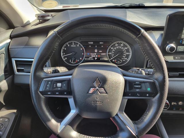 Photo of 2022 White Mitsubishi Outlander