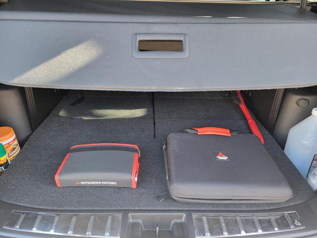 Photo of 2022 White Mitsubishi Outlander