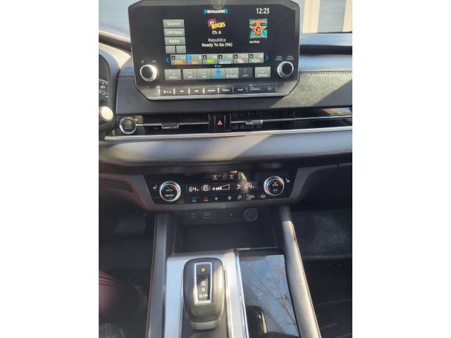 Photo of 2022 White Mitsubishi Outlander