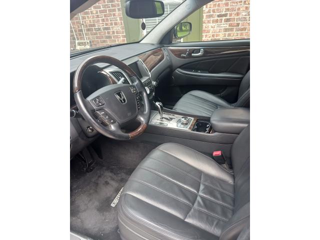 Photo of 2012 Black Hyundai Equus