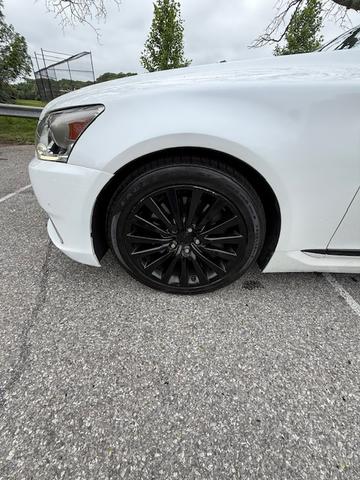 Photo of 2017 White Lexus LS 460