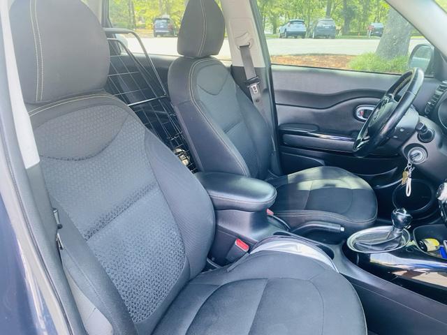 Photo of 2015 Blue Kia Soul