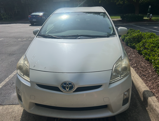 Photo of 2011 White Toyota Prius