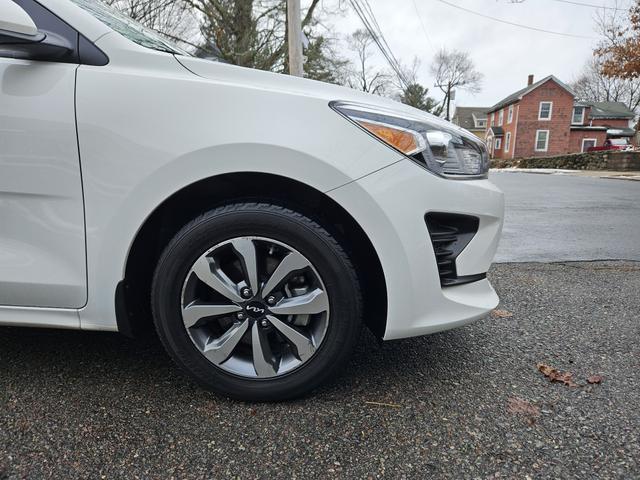 Photo of 2022 White Kia Rio