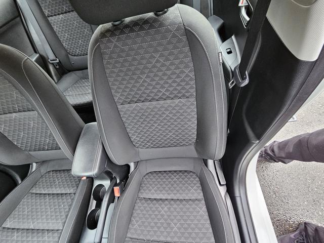 Photo of 2022 White Kia Rio