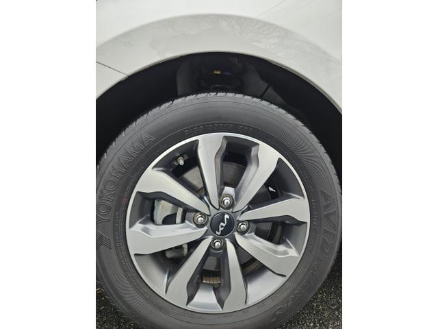 Photo of 2022 White Kia Rio