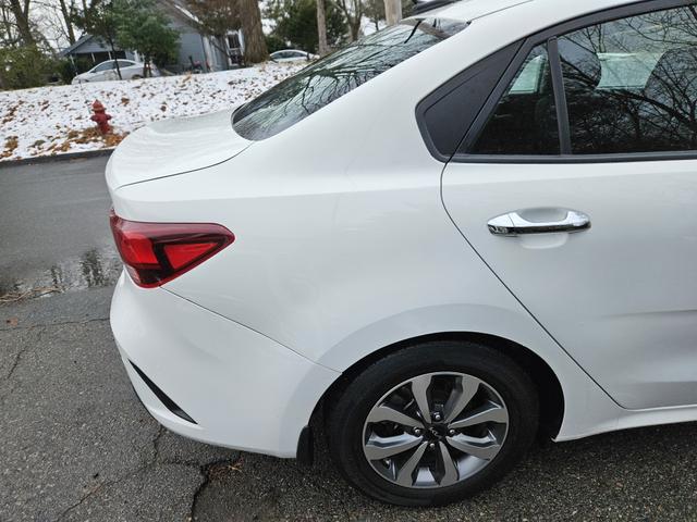 Photo of 2022 White Kia Rio