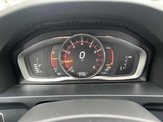 Photo of 2017 Silver Volvo V60