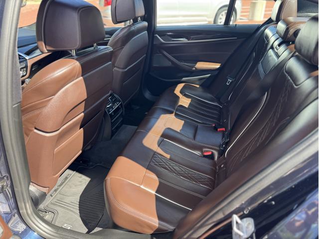 Photo of 2018 Blue BMW 540