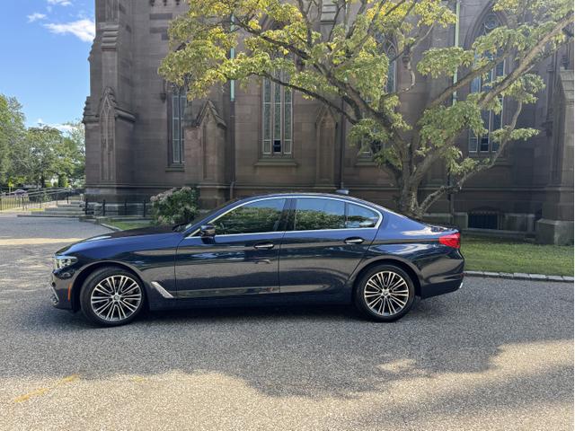 Photo of 2018 Blue BMW 540