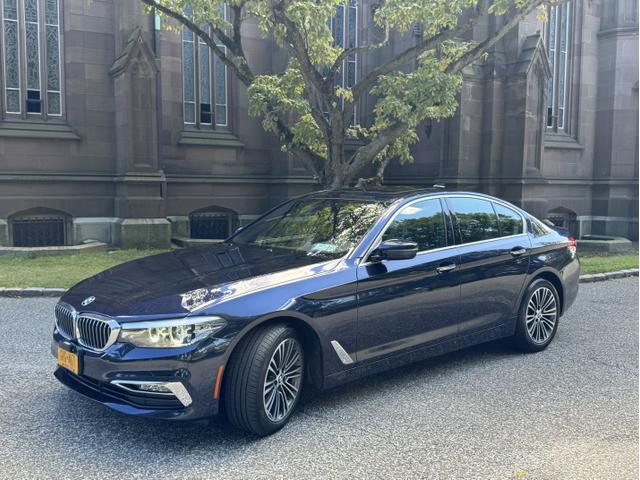 Photo of 2018 Blue BMW 540