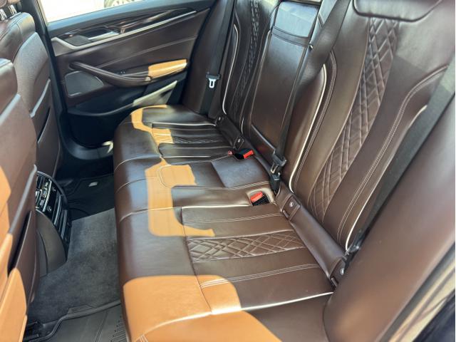 Photo of 2018 Blue BMW 540