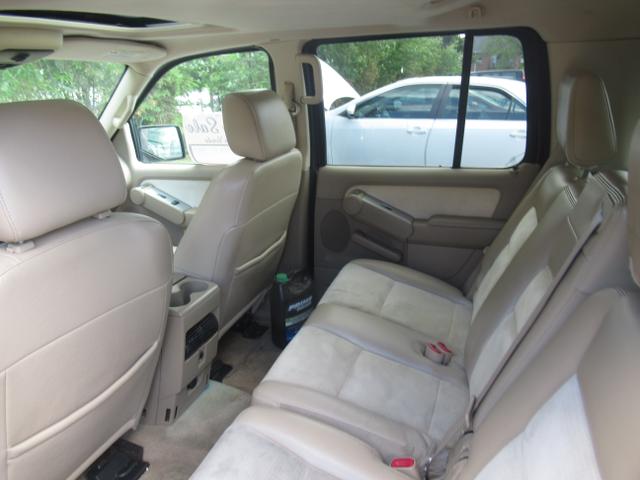 Photo of 2008 Red Mercury Mountaineer