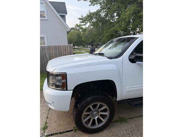 Photo of 2013 White Chevrolet Silverado 1500