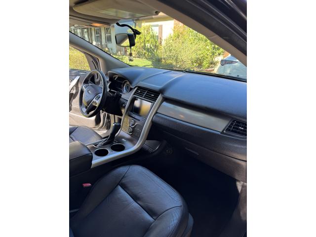 Photo of 2013 Black Ford Edge