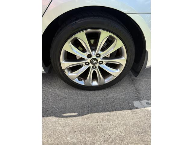 Photo of 2012 Silver Hyundai SONATA