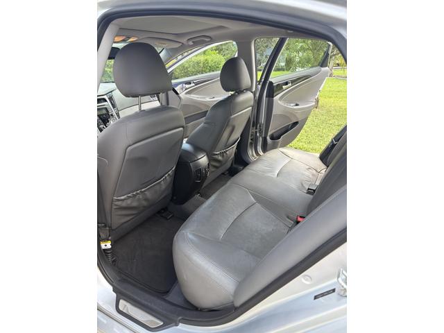 Photo of 2012 Silver Hyundai SONATA