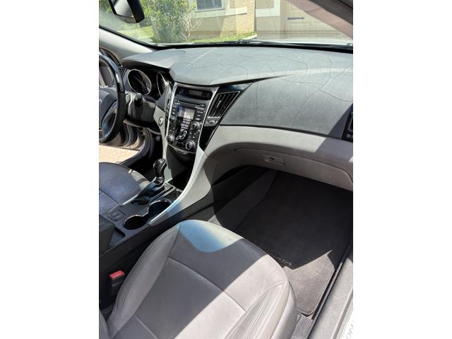 Photo of 2012 Silver Hyundai SONATA