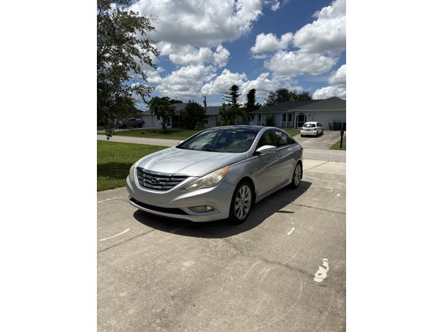 Photo of 2012 Silver Hyundai SONATA