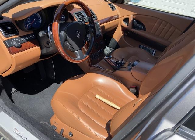Photo of 2006 Gold Maserati Quattroporte