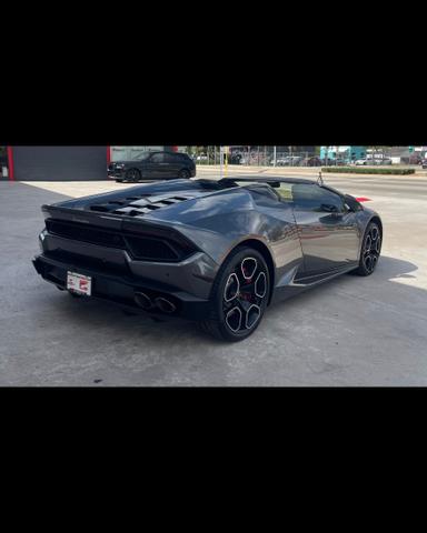 Photo of 2019 Gray Lamborghini Huracan