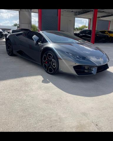 Photo of 2019 Gray Lamborghini Huracan