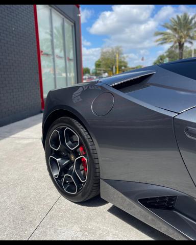 Photo of 2019 Gray Lamborghini Huracan
