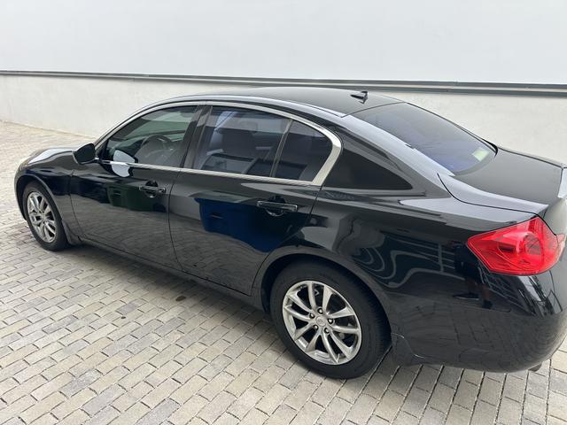 Photo of 2009 Black INFINITI G37