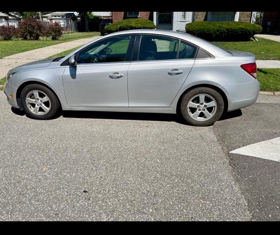 Photo of 2015 Silver Chevrolet Cruze