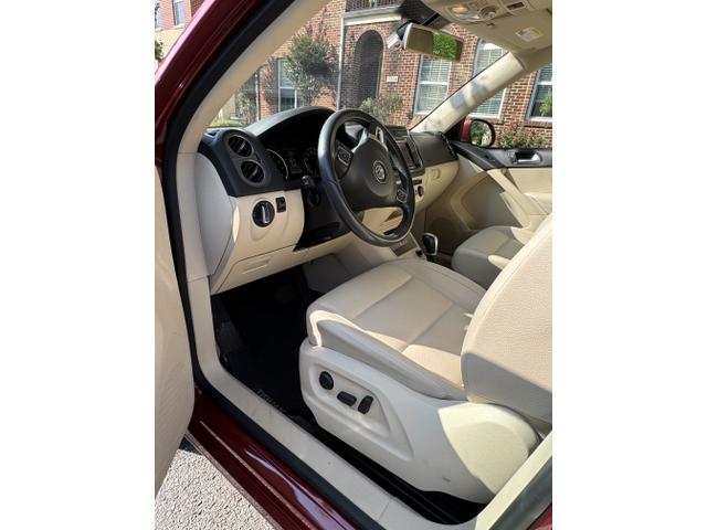 Photo of 2016 Red Volkswagen Tiguan