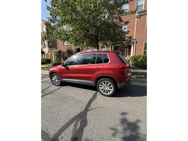 Photo of 2016 Red Volkswagen Tiguan