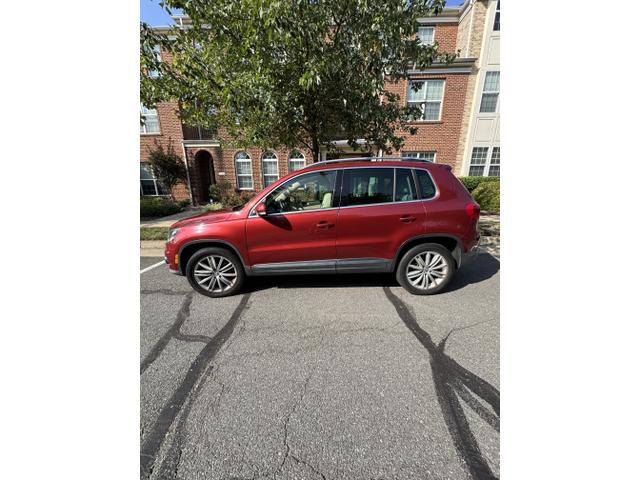 Photo of 2016 Red Volkswagen Tiguan
