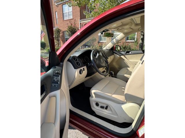 Photo of 2016 Red Volkswagen Tiguan