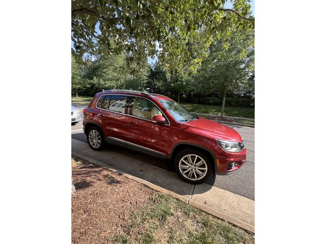 Photo of 2016 Red Volkswagen Tiguan